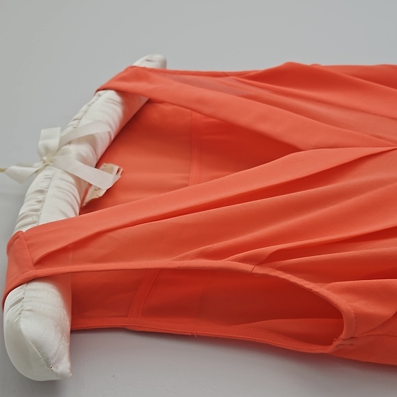 Sleeveless vneck front opening tank top - Picture 4 of 10